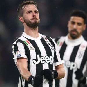 Pjanić és Khedira hosszabbíthat a Juventusszal