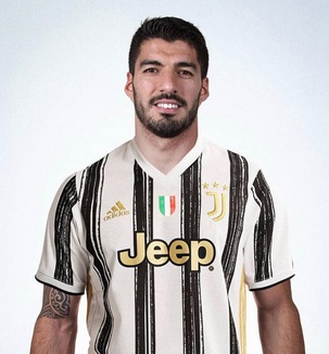 suarez_luis_csikos_juve-mezben.jpg