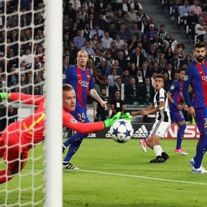 A Juve a Barcelona kapusával szemezik