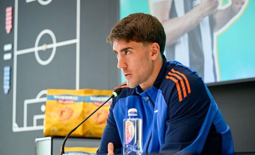 vlahovic_dusan_gyerekeknek_valaszol.jpg