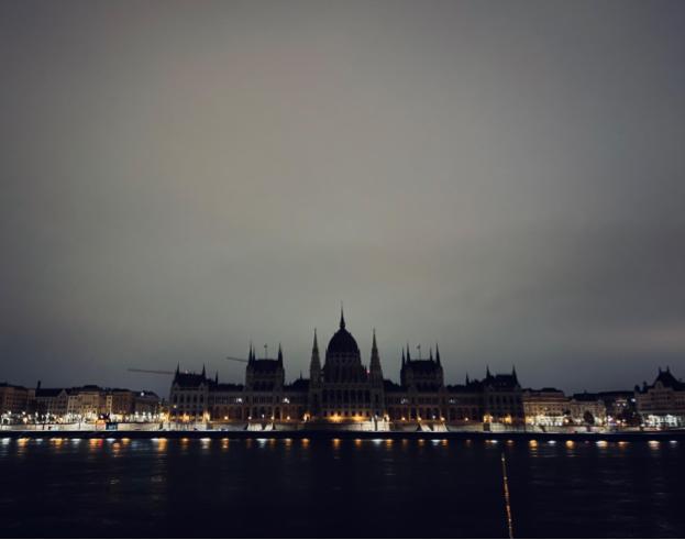 parlament_2.jpg
