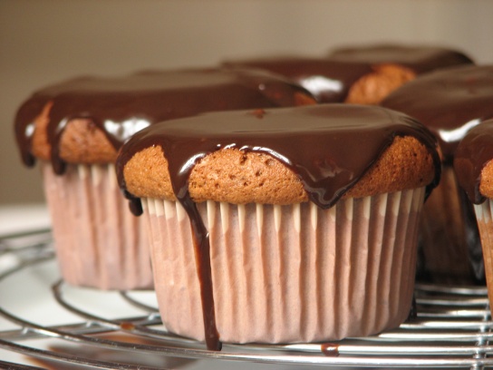 sacher cupcake 015.jpg