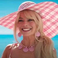 Kiruccanásra a Barbie filmek kalapos világába