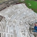 A görögországi Thassos ókori színházát fényes fehér márvánnyal állították helyre