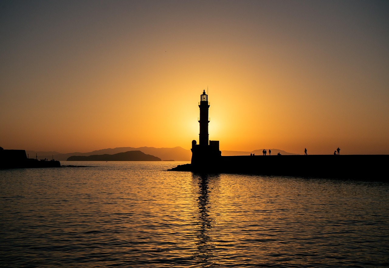 lighthouse-7403211_1280.jpg