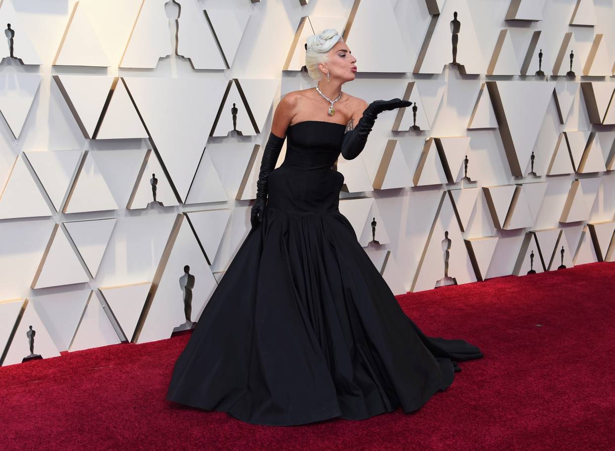 ladygaga-oscars-standard_co_uk.jpg