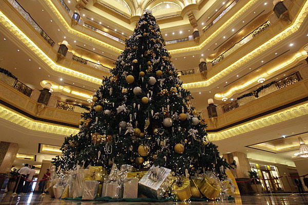 1_-christmas-tree-at-emirates-palace-hotel-abu-dhabi.jpg