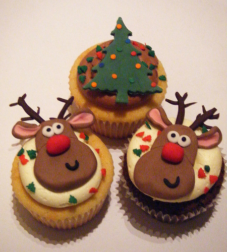 Rudolph-and-Christmas-Tree-Cupcakes.jpg