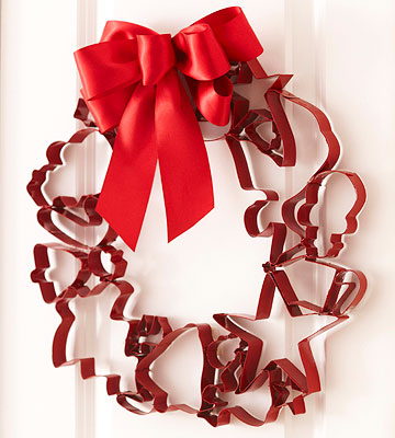 cookie cutter wreath 3.jpg