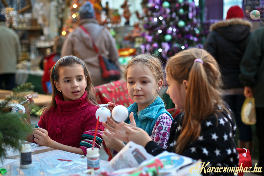 karacsonyhaz_gyerek_foglalkozas_advent_kezmuves_Godollo_holabda_02.jpg