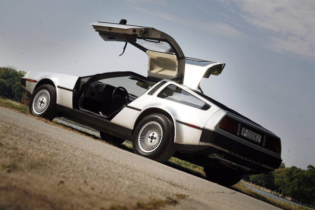 delorean.jpg