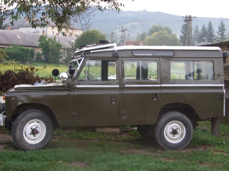 land-rover-oldalrol.jpg