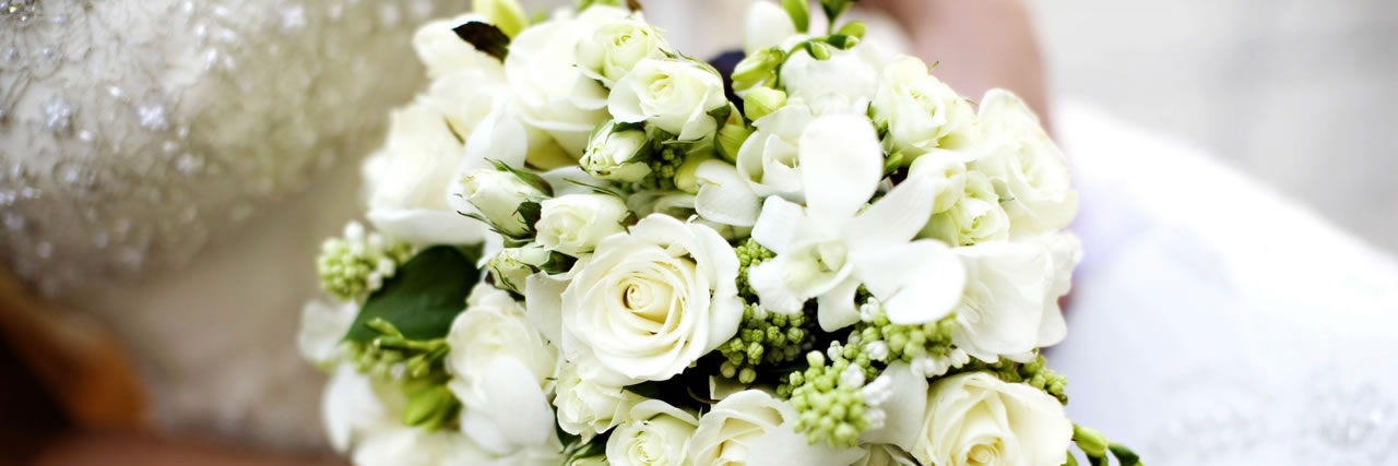 hyatt-green-white-wedding-bouquet.jpg