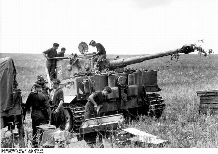blog72-03 Panzer_VI_(Tiger_I),_Munition Szovjetunió Kurksz elött.jpg