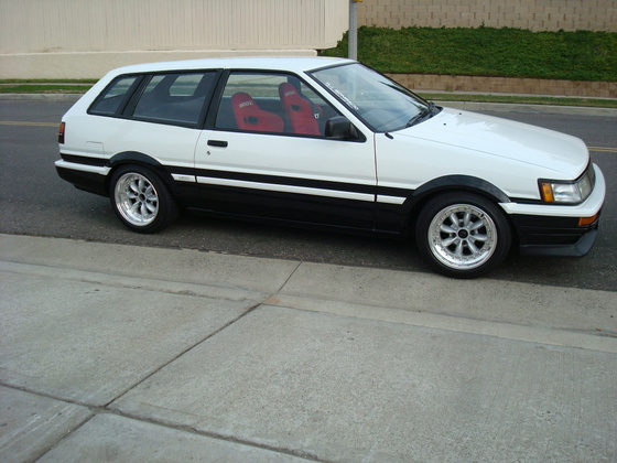 dansun: AE86 kombi