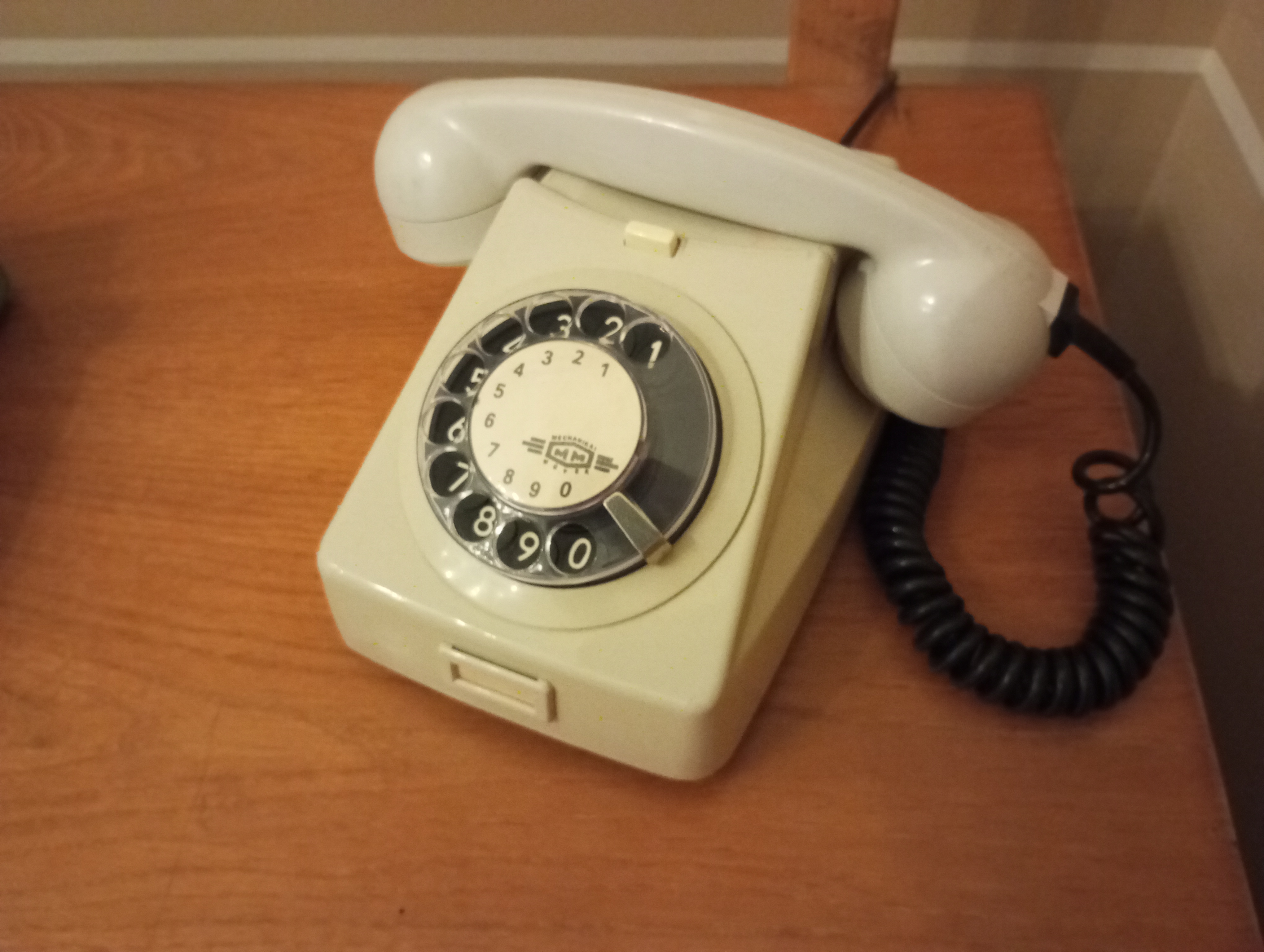 9_kep_retro_telefon.jpg