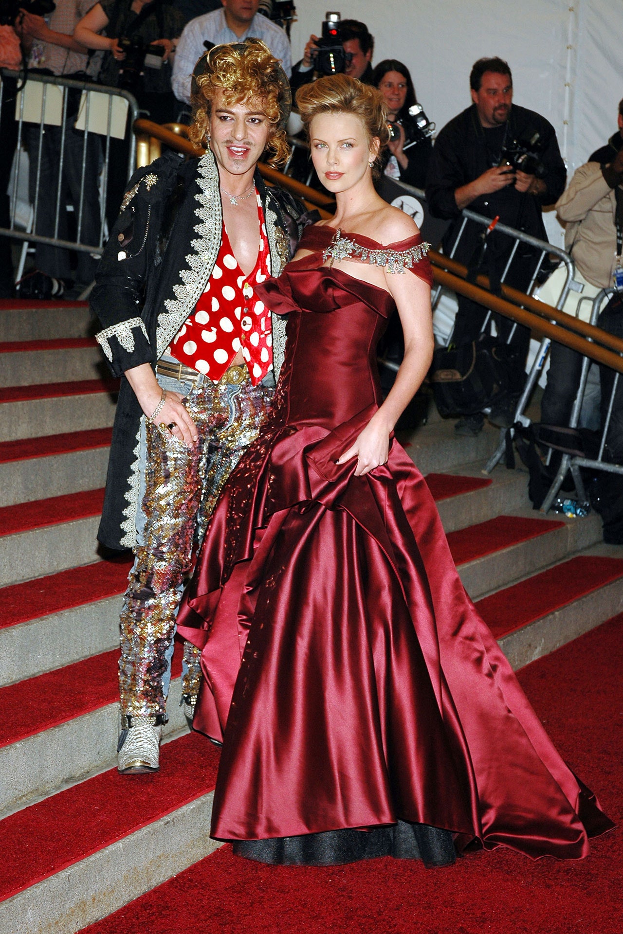 john_galliano_and_chalize_theron_06.jpg