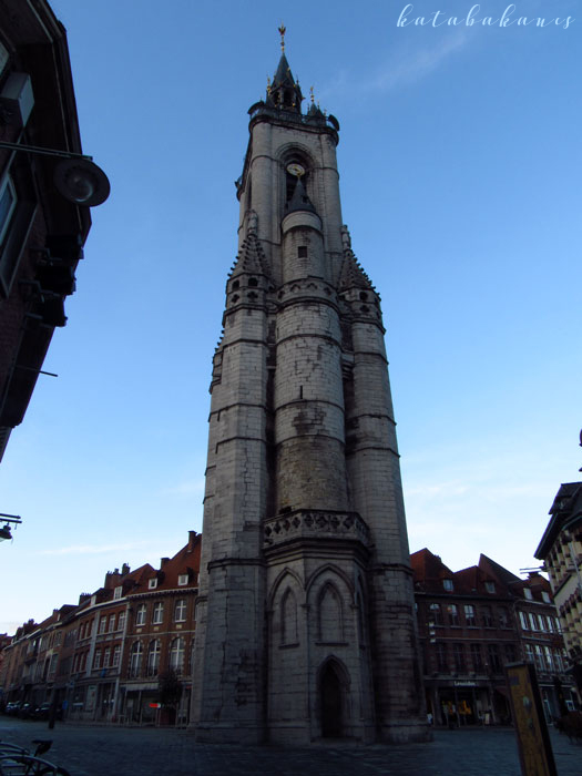 Tournai önmagában álló harangtornya