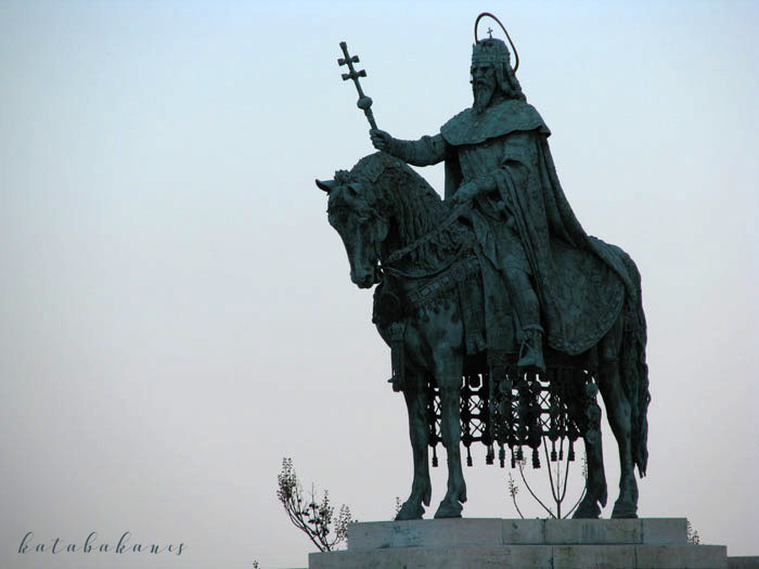 Szent István király lovasszobra