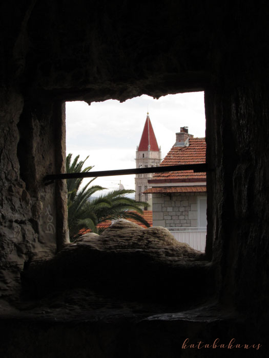 Kilátás a Kamerlengo-erőd tornyából