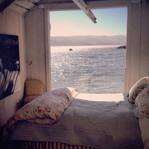 white_bohemian_bedroom_calming_relaxing_sea_view.jpg