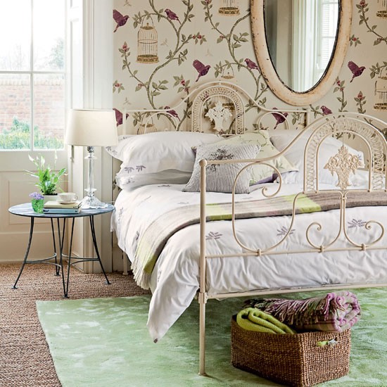 4-Green-bedroom--country--Country-Homes--Interiors.jpg