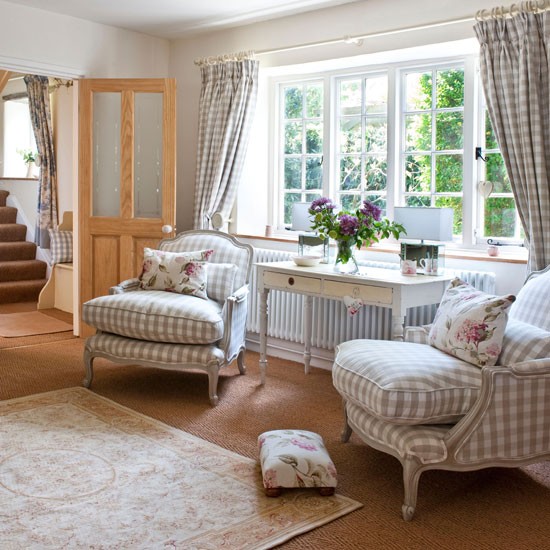 Living-room-with-neutral-check-fabrics--Country-Homes-and-Interiors--Housetohome.co.uk.jpg