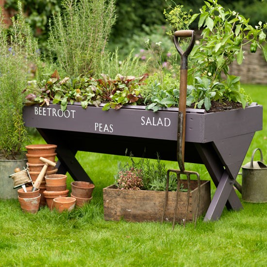 Painted-trough-in-garden--Country-Homes-and-Interiors--Housetohome.co.uk.jpg