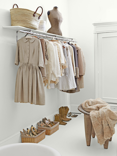 artist-in-residence-closet-0213-lgn.jpg