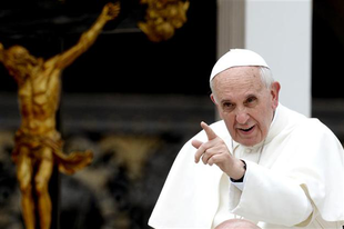Ferenc pápa átírta a Katolikus Egyház Katekizmusát