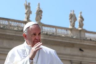 Ferenc pápa: Felül kellene vizsgálni az Egyház "igazságos háborúról" szóló tanítását