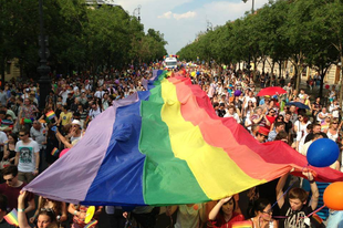Schneider püspök: A katolikus válasz az "LMBT Pride" rendezvényekre