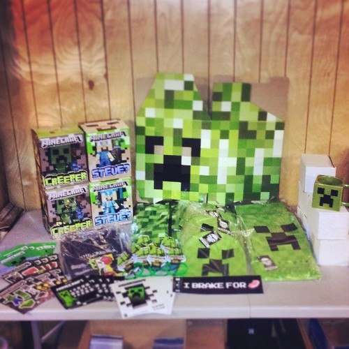 minecraft-creeper-merchandisei-just-got-my-first-lot-of-minecraft-merchandise-game-weiver-jgbqi6hr[1].jpg