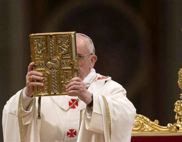 Vatican_Easter_Vigil_t618.jpg