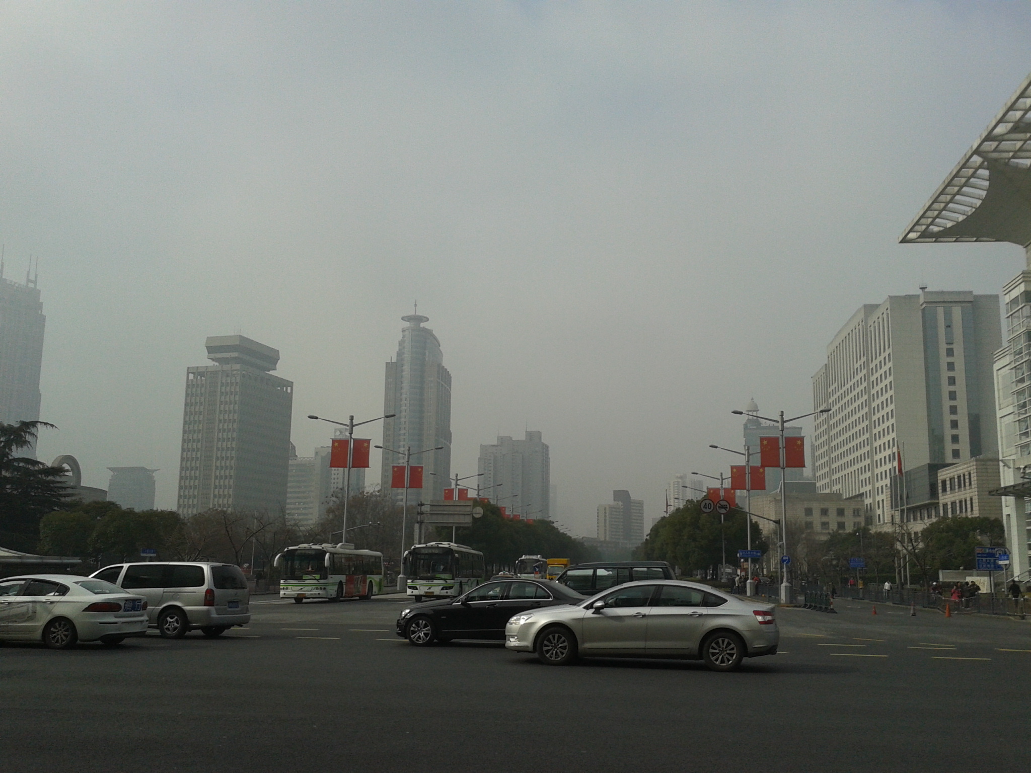 Forgalom	- People’s Avenue (人民大道), Shanghai