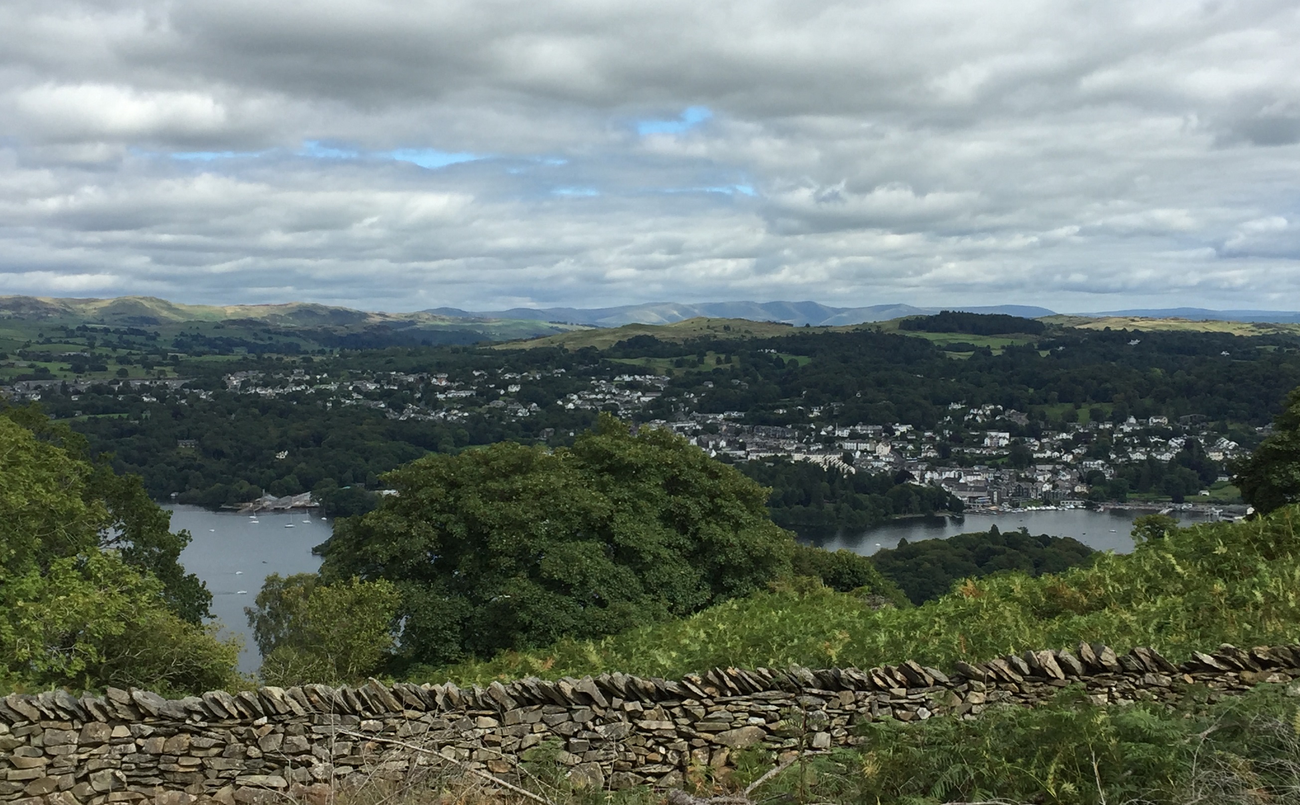 Latterbarrow-kilátó, Windermere és tava