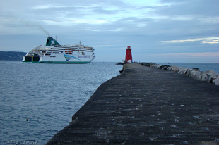 Világítótorony a város szélén: Poolbeg