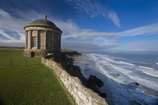 Mussenden Temple, könyvtár a sziklaperemen