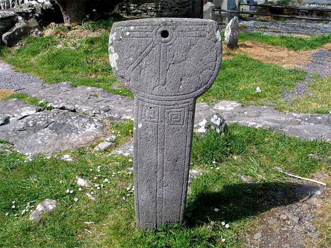 kilmalkedar-sundial_saintsandstones_net.jpg