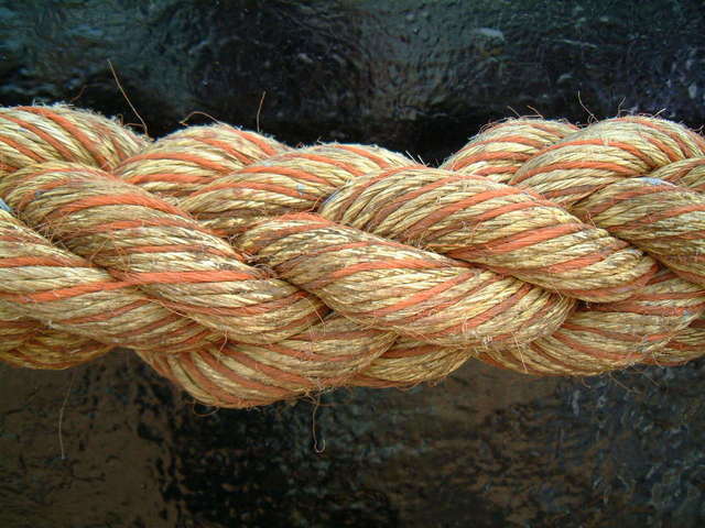old-rope-1459143-640x480.jpg