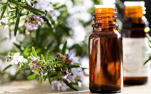Essential_oil_of_r_2530425b.jpg