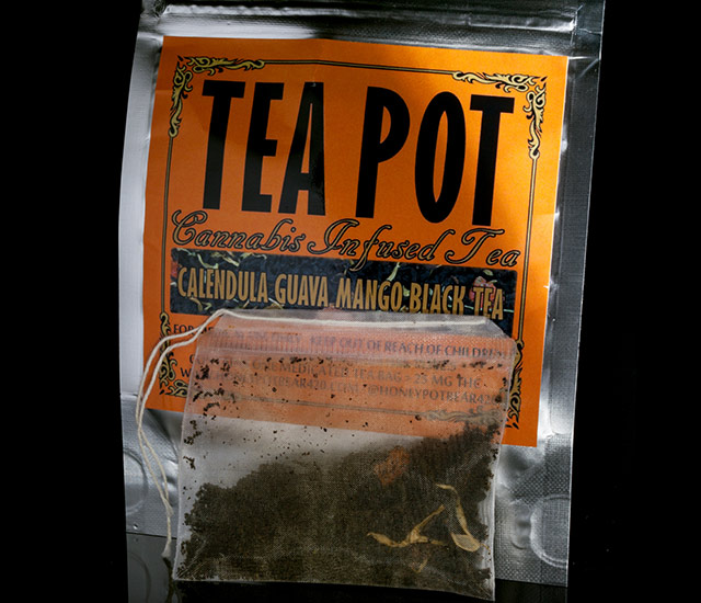 tea_pot_clendula_guava_mango_black_tea_honey_pot_sm.jpg