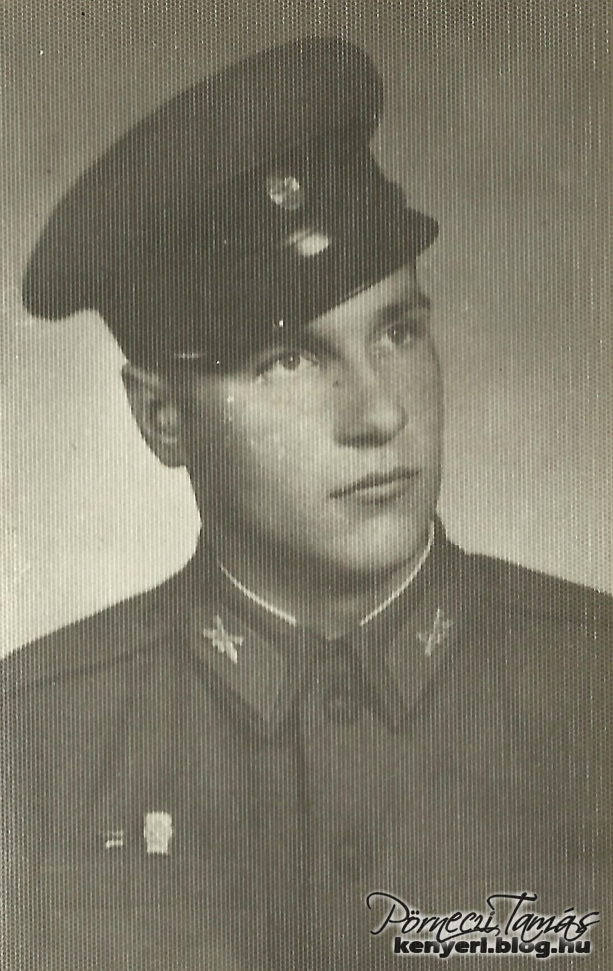 Csihar György hivatalos katonai fotója 1957-58. (Családi fotóalbumomból)