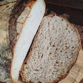 Egyszerű kovászos kenyér hétköznapi lisztekből