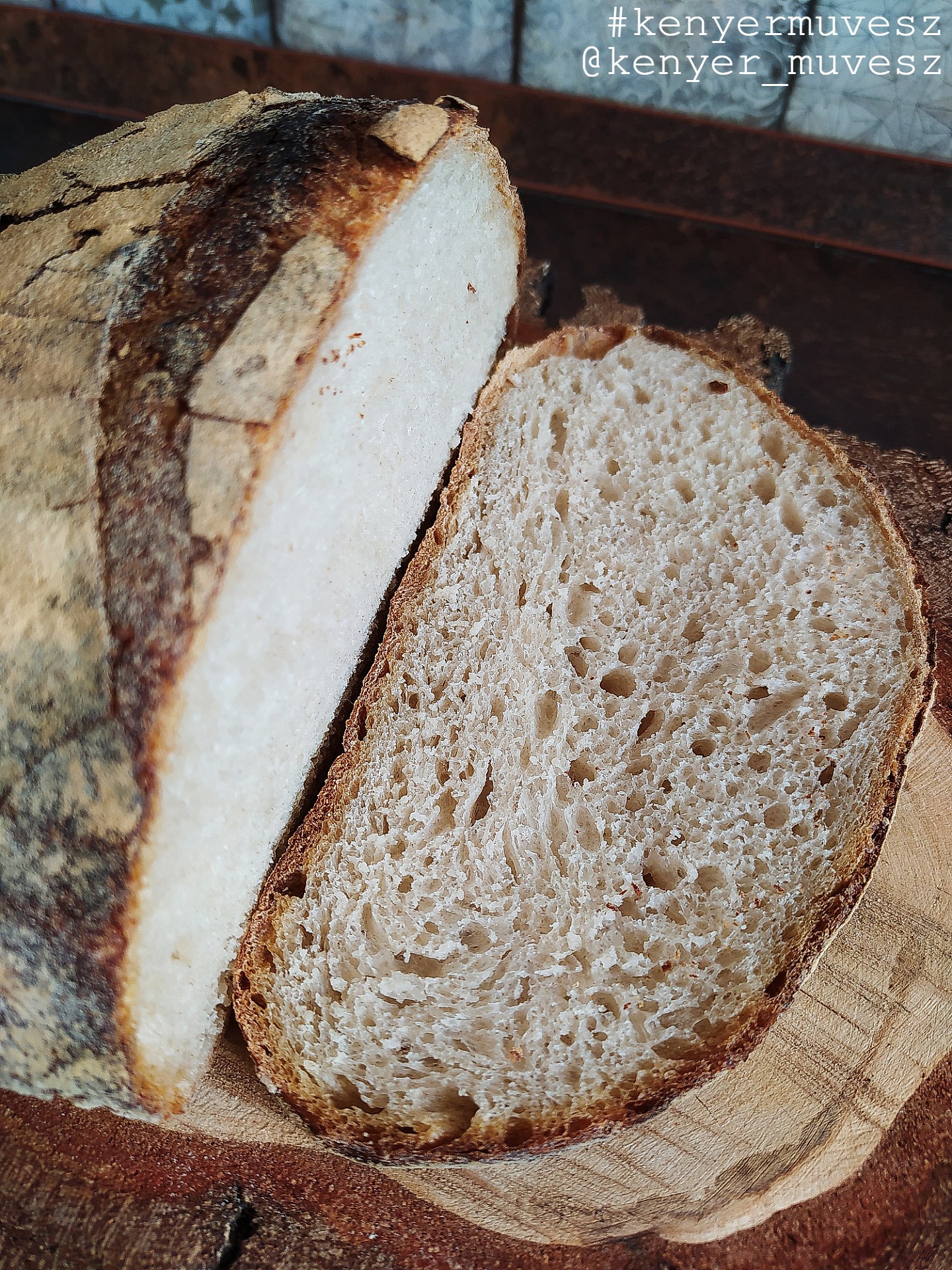 Egyszerű kovászos kenyér hétköznapi lisztekből