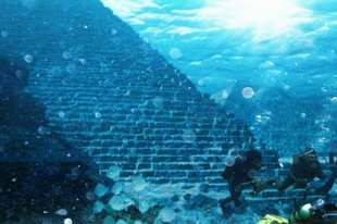 Piramisok a tenger mélyén