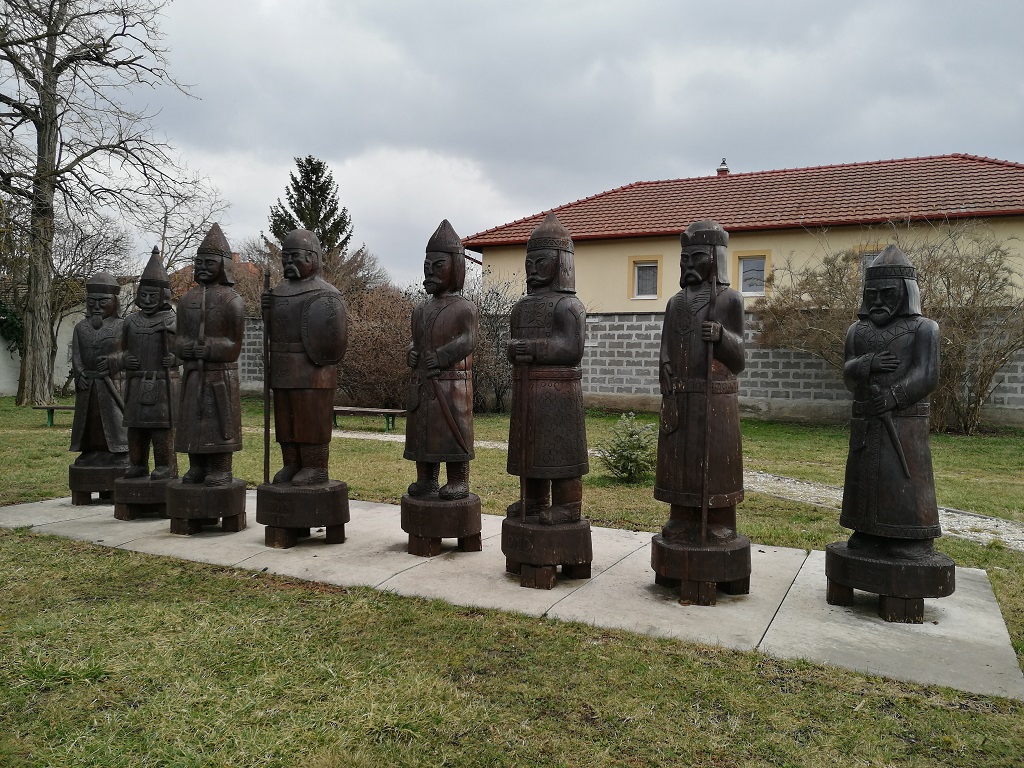 A Hét vezér és Árpád fejedelem szobra (16. kerület)