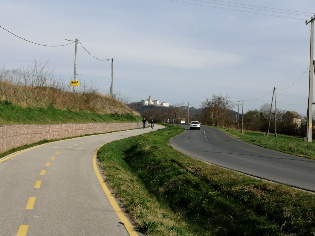 Kerékpárút Győr és Pannonhalma között