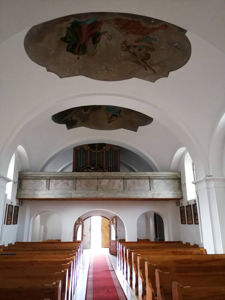 Karzat az orgonával és a bejárat (Szent András templom) - Ásványráró