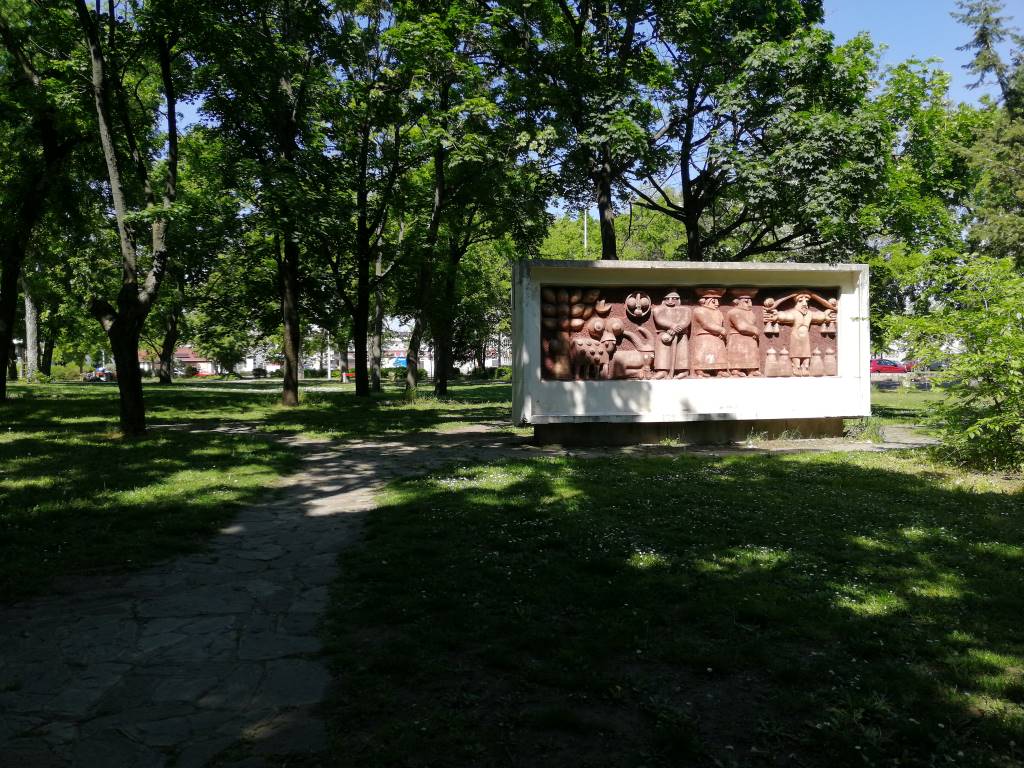 Göcsej-dombormű egyik oldala (Népliget) - Budapest, 10. kerület